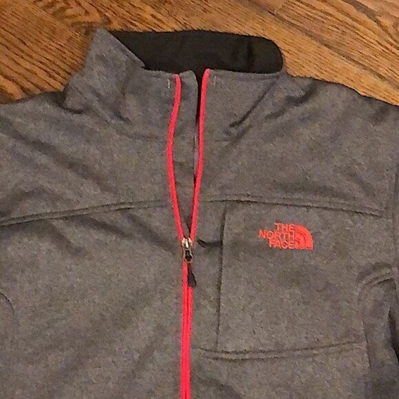 UNDER ARMOUR Men’s Grey Jacket With Red Full Zipper, Hand Pockets Jacket Sz Lrg - Picture 2 of 11